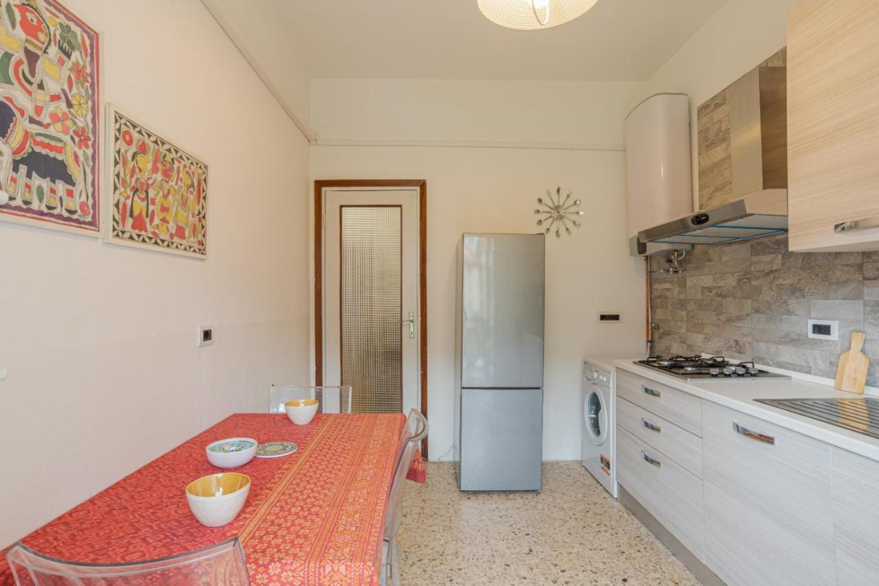 Lovely & Quiet Apartment - With Balcony & Parking Como Exterior photo